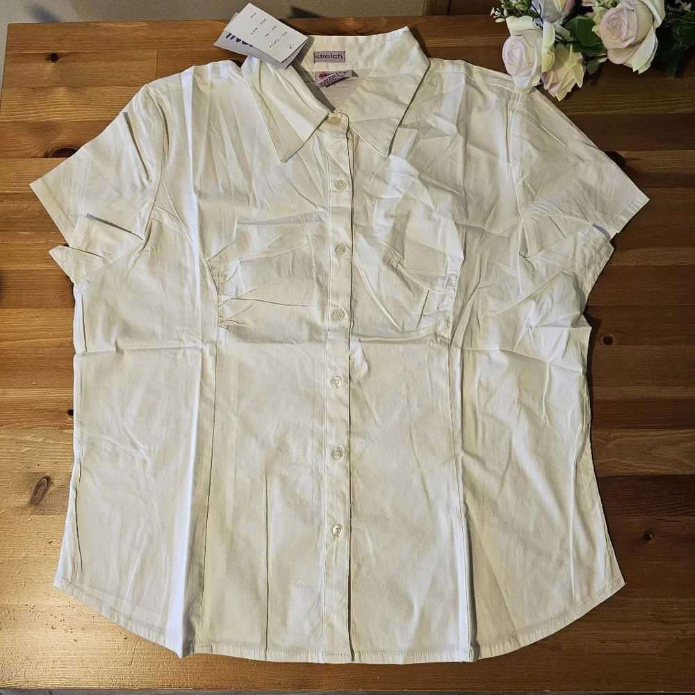 American Flirt - Women's Easy-Care Basic Collared Button Down  Shirts Short Slee - Picture 8 of 9